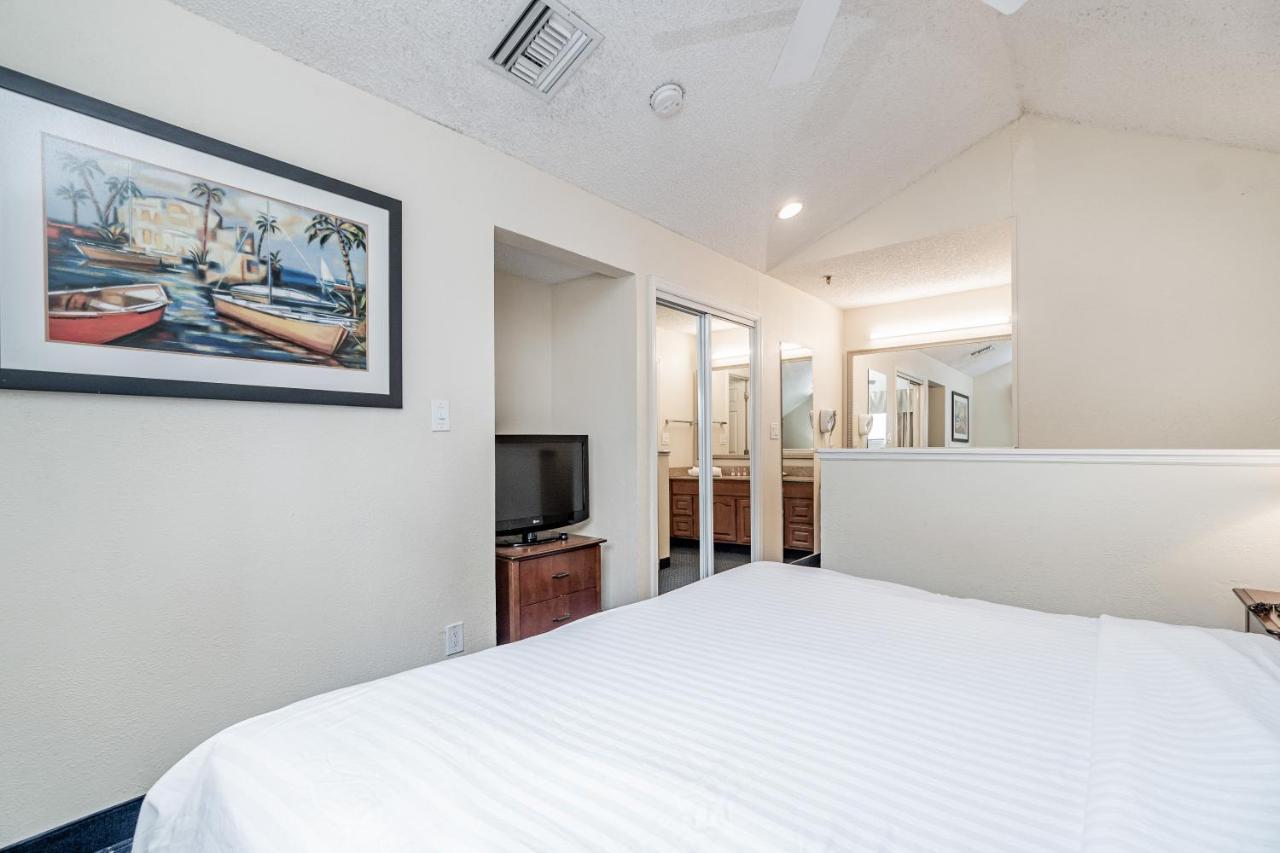 Doral Inn & Suites Miami Airport West Экстерьер фото