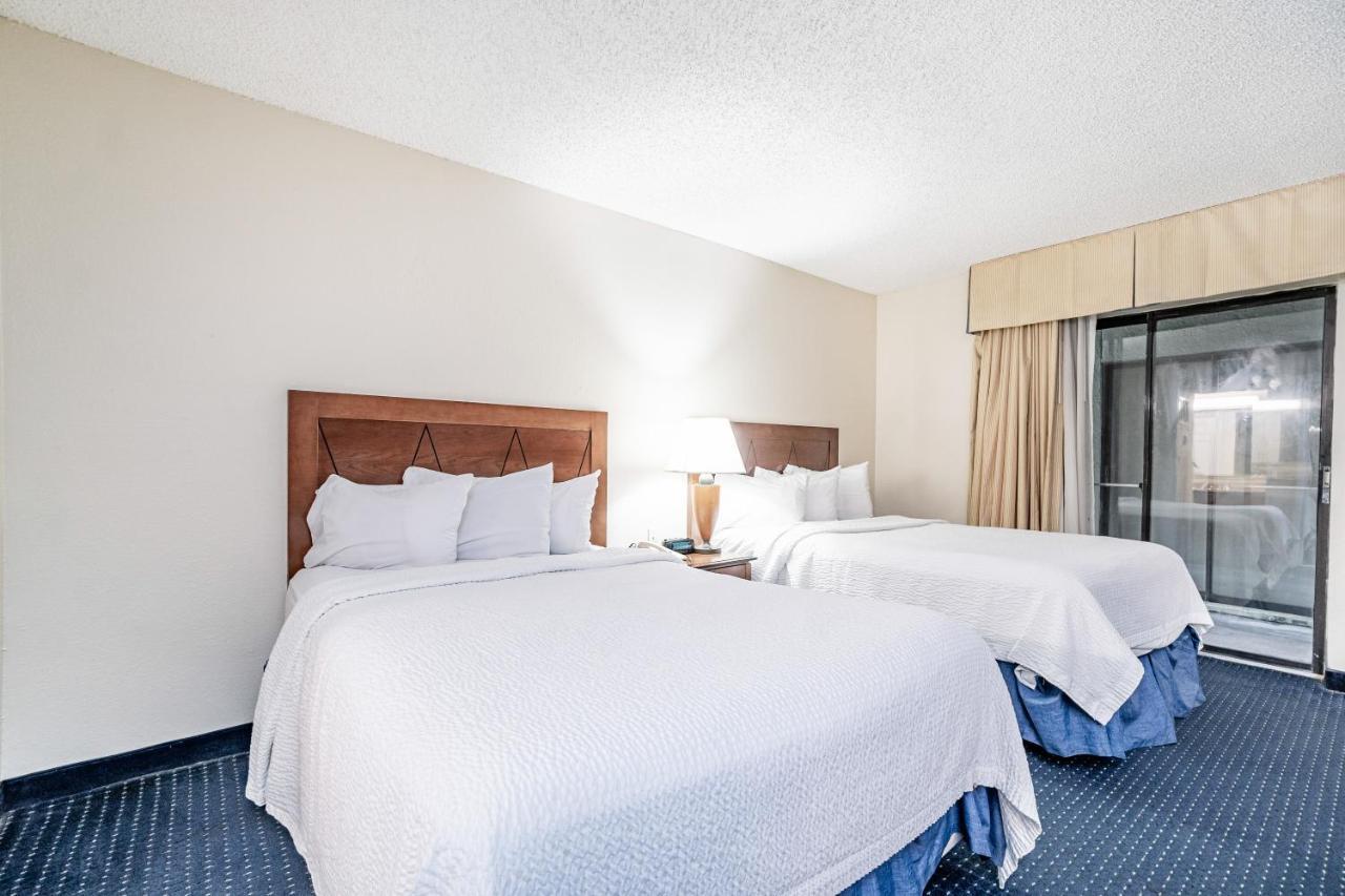 Doral Inn & Suites Miami Airport West Экстерьер фото