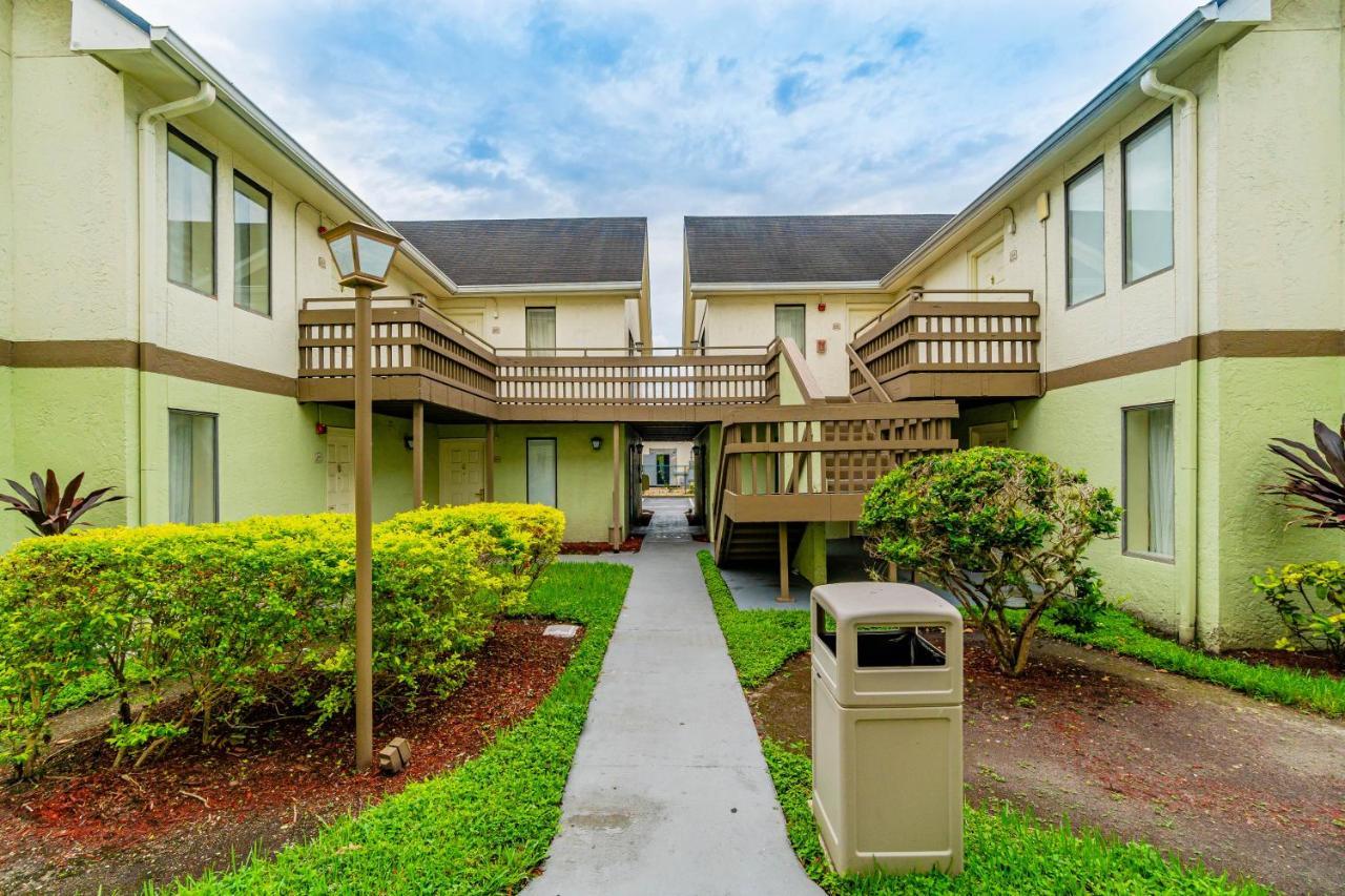 Doral Inn & Suites Miami Airport West Экстерьер фото